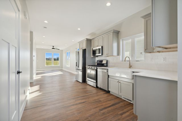 6136 Mississippi Avenue, Davenport, IA 52807