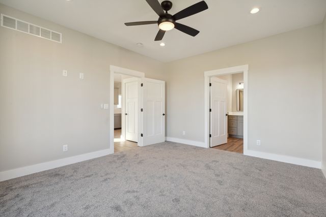 6136 Mississippi Avenue, Davenport, IA 52807