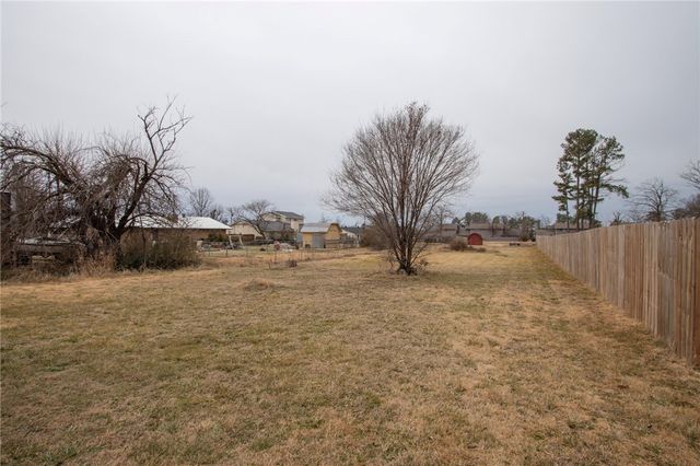 406 S Dixieland Road, Rogers, AR 72758