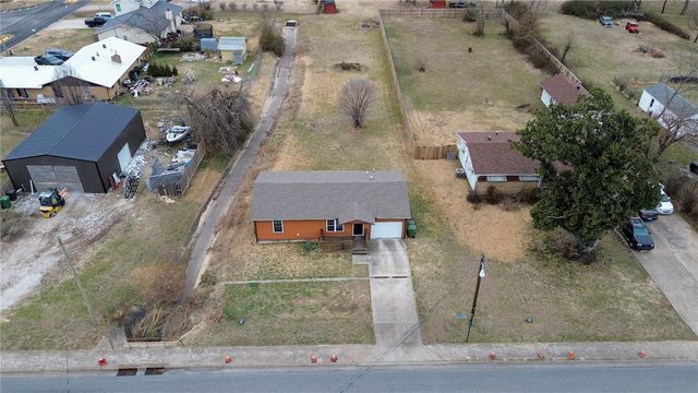 406 S Dixieland Road, Rogers, AR 72758