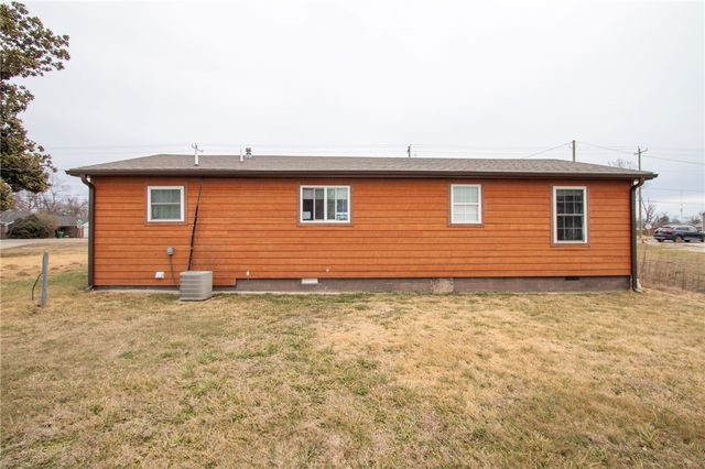 406 S Dixieland Road, Rogers, AR 72758