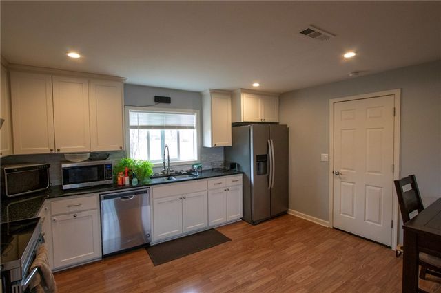 406 S Dixieland Road, Rogers, AR 72758