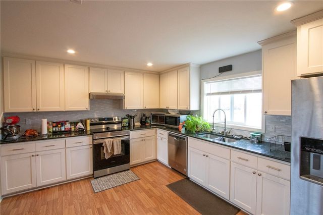 406 S Dixieland Road, Rogers, AR 72758