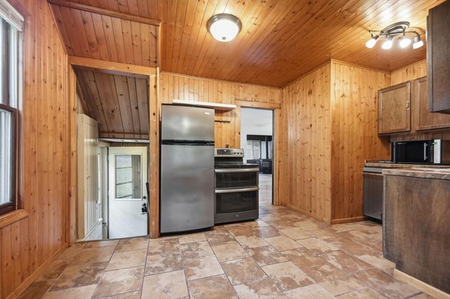 402 Stewart Road, Willernie, MN 55090