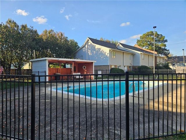 6527 Old Shell Road 18, Mobile, AL 36608
