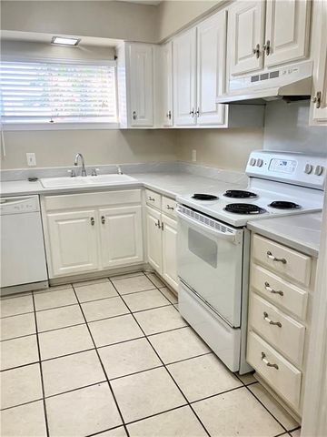 6527 Old Shell Road 18, Mobile, AL 36608