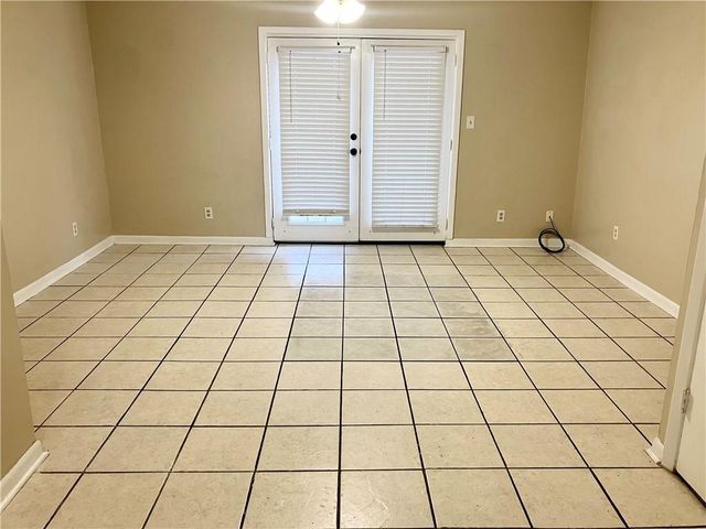 6527 Old Shell Road 18, Mobile, AL 36608