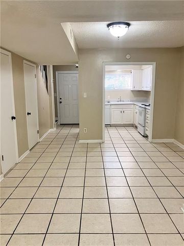 6527 Old Shell Road 18, Mobile, AL 36608
