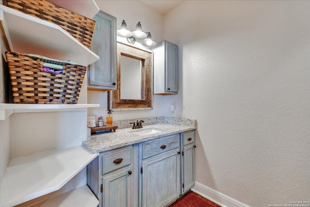 1496 Logans Way, Blanco, TX 78606