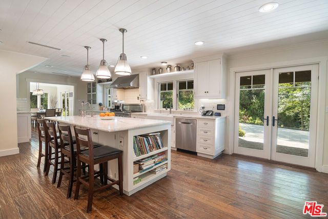 9530 Moonridge Terrace Place, Los Angeles, CA 90210