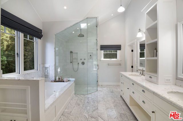 9530 Moonridge Terrace Place, Los Angeles, CA 90210