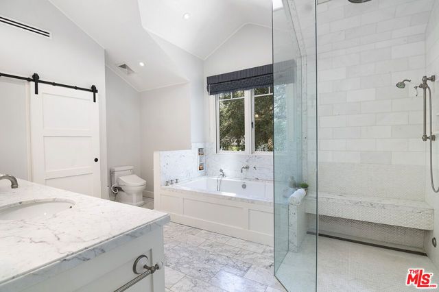 9530 Moonridge Terrace Place, Los Angeles, CA 90210