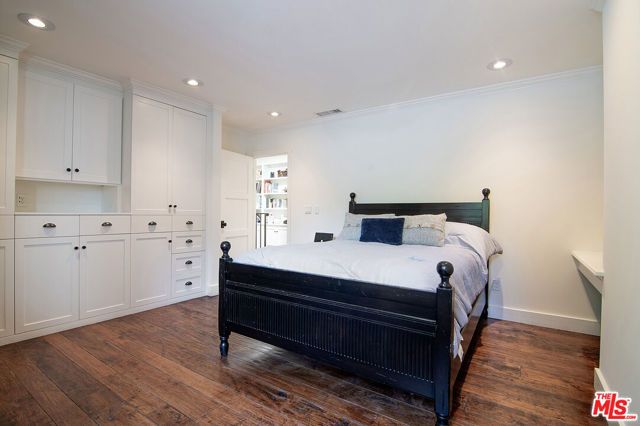 9530 Moonridge Terrace Place, Los Angeles, CA 90210