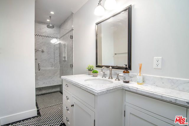 9530 Moonridge Terrace Place, Los Angeles, CA 90210