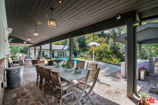 9530 Moonridge Terrace Place, Los Angeles, CA 90210
