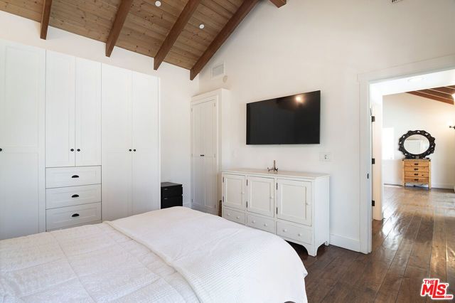 9530 Moonridge Terrace Place, Los Angeles, CA 90210