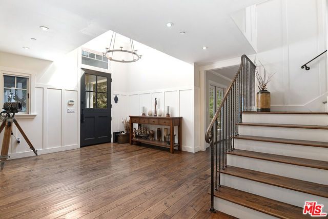 9530 Moonridge Terrace Place, Los Angeles, CA 90210