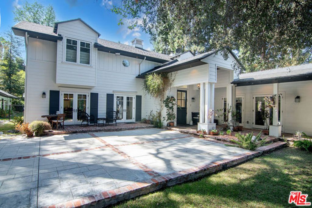 9530 Moonridge Terrace Place, Los Angeles, CA 90210