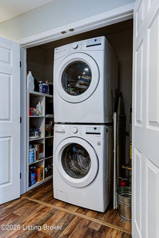 6513 Dunnlea Dr, Pewee Valley, KY 40056