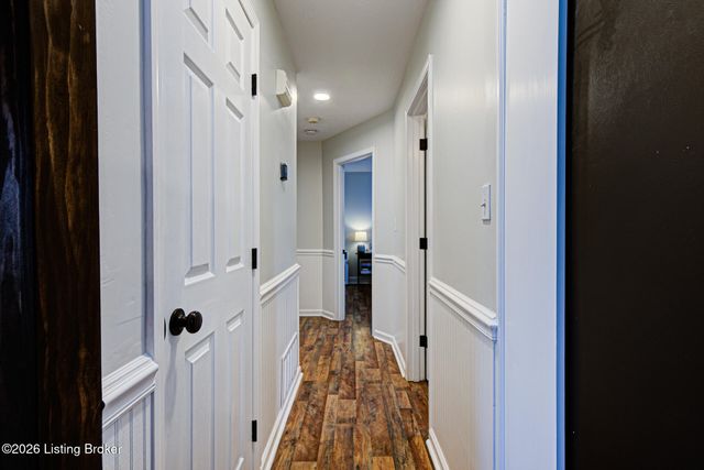 6513 Dunnlea Dr, Pewee Valley, KY 40056