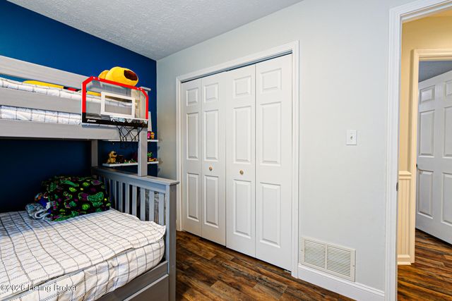 6513 Dunnlea Dr, Pewee Valley, KY 40056