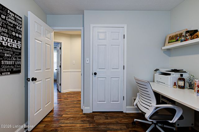 6513 Dunnlea Dr, Pewee Valley, KY 40056