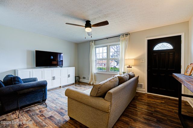 6513 Dunnlea Dr, Pewee Valley, KY 40056