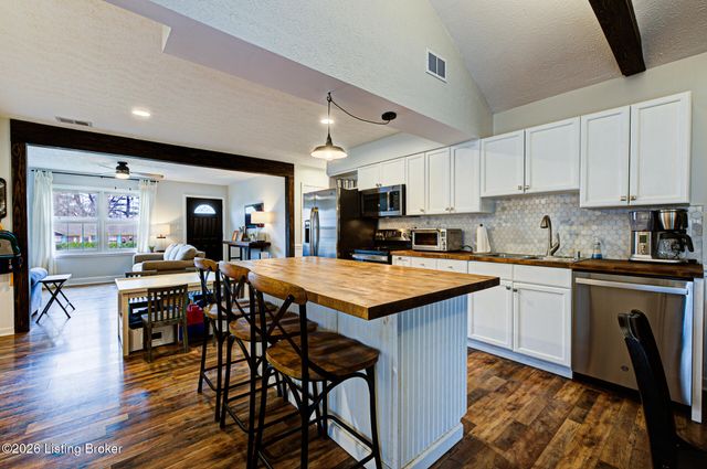 6513 Dunnlea Dr, Pewee Valley, KY 40056