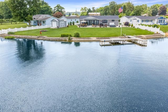 52181 Rivolake Road, Three Rivers, MI 49093