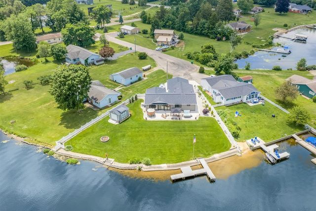 52181 Rivolake Road, Three Rivers, MI 49093