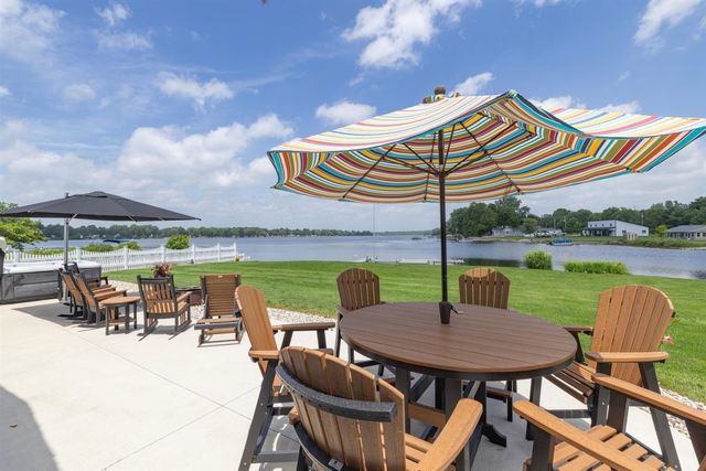 52181 Rivolake Road, Three Rivers, MI 49093