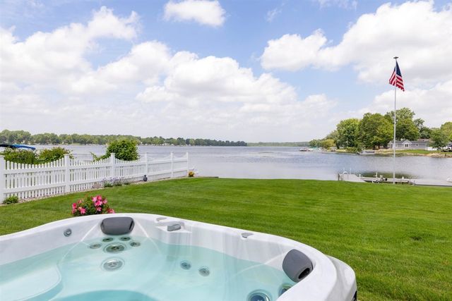 52181 Rivolake Road, Three Rivers, MI 49093