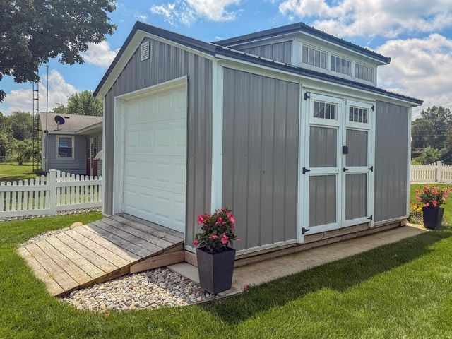 52181 Rivolake Road, Three Rivers, MI 49093
