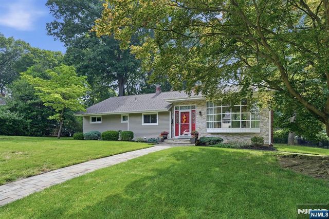 105 Winthrop Road, Hillsdale, NJ 07642