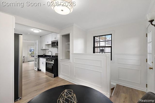 3855 Ziegler Street, Dearborn, MI 48124