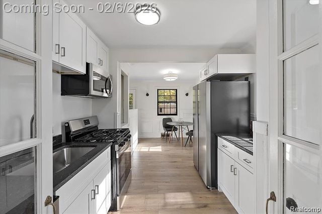 3855 Ziegler Street, Dearborn, MI 48124