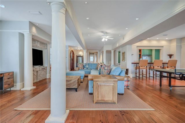 1909 Dixon Lane, St Simons Island, GA 31522