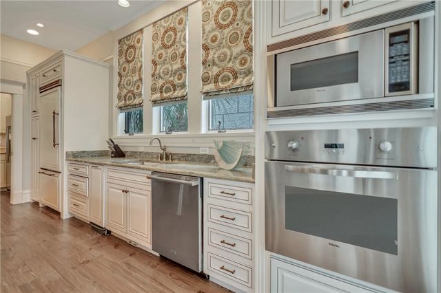 1909 Dixon Lane, St Simons Island, GA 31522