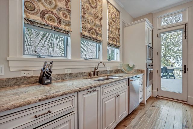 1909 Dixon Lane, St Simons Island, GA 31522