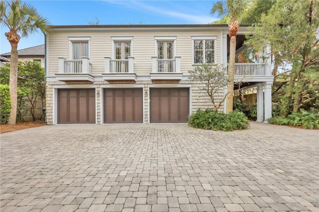 1909 Dixon Lane, St Simons Island, GA 31522