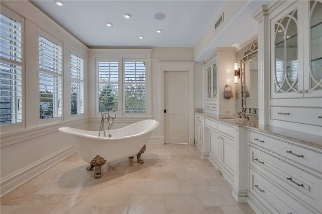 1909 Dixon Lane, St Simons Island, GA 31522