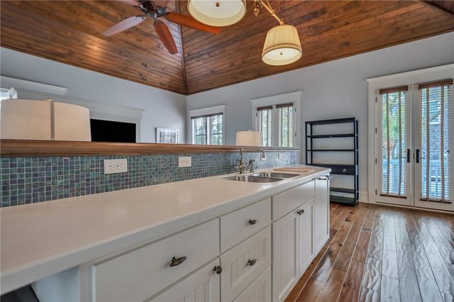 1909 Dixon Lane, St Simons Island, GA 31522