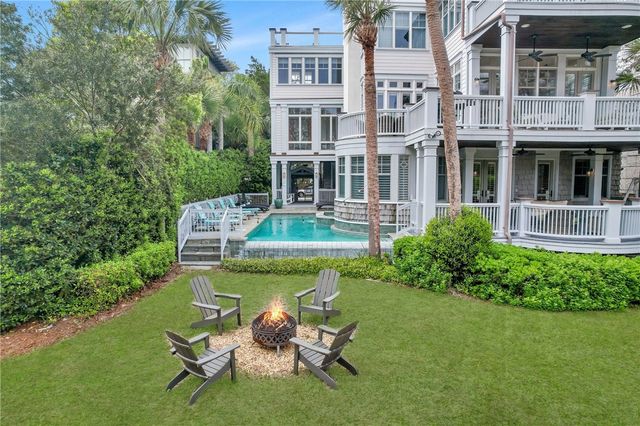1909 Dixon Lane, St Simons Island, GA 31522