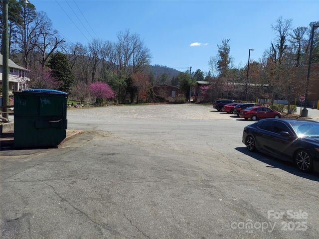 853 Merrimon Avenue, Asheville, NC 28804