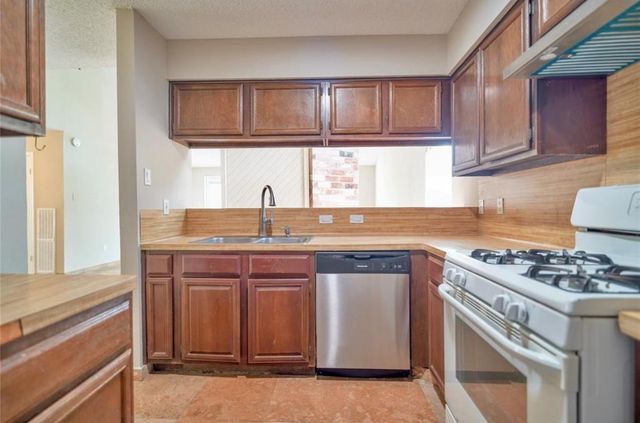 1403 Valley Landing Drive, Katy, TX 77450