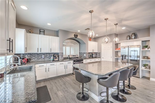 8200 Duncan Peak Court, Las Vegas, NV 89139