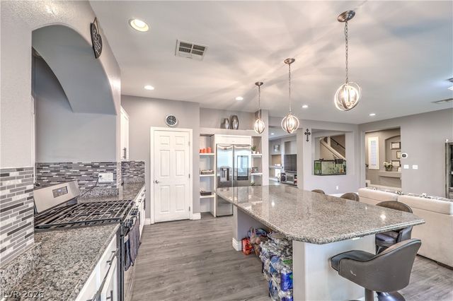 8200 Duncan Peak Court, Las Vegas, NV 89139