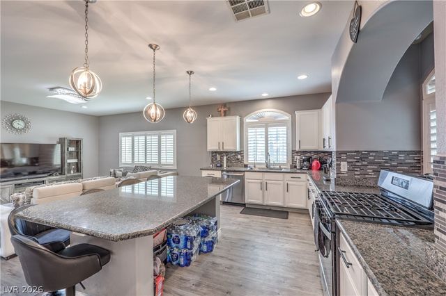 8200 Duncan Peak Court, Las Vegas, NV 89139