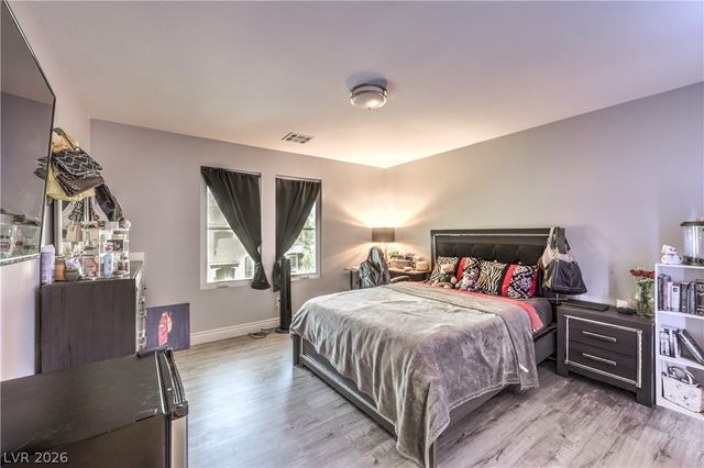 8200 Duncan Peak Court, Las Vegas, NV 89139