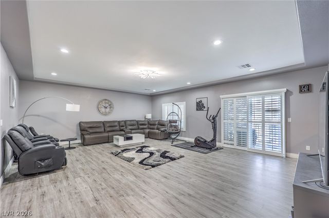 8200 Duncan Peak Court, Las Vegas, NV 89139